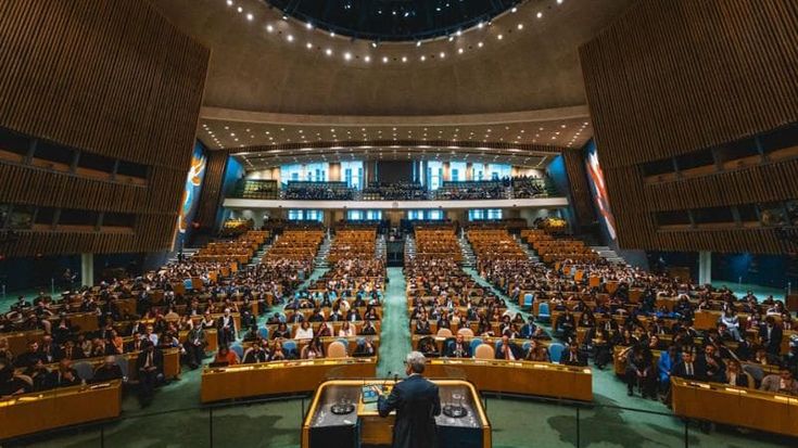 Quattromila aspiranti diplomatici all’Onu. E Francesco De Gregori gli regala una canzone