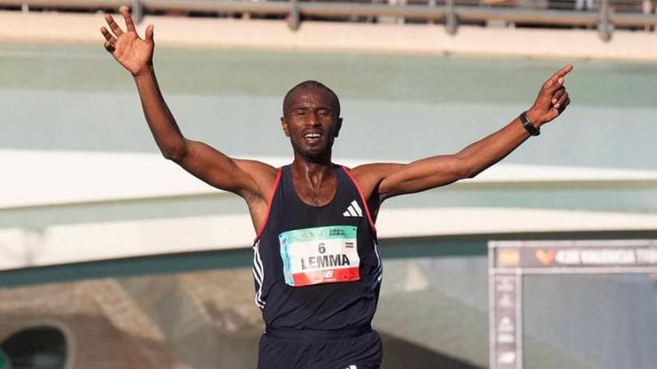 Sisay Lemma super a Valencia, quarto miglior tempo di sempre nella maratona