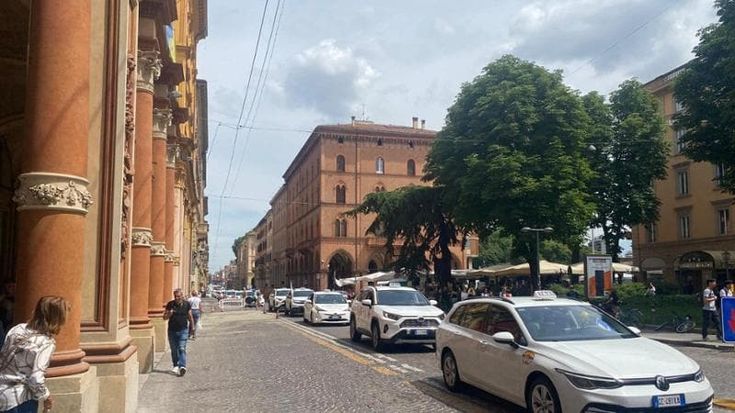 Lo sciopero dei taxi contro le nuove licenze blocca il centro