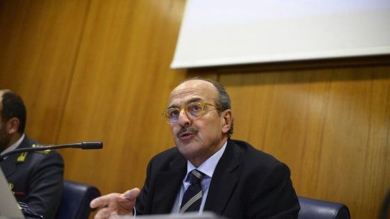 Nello Rossi: "La politica non svilisca la magistratura"
