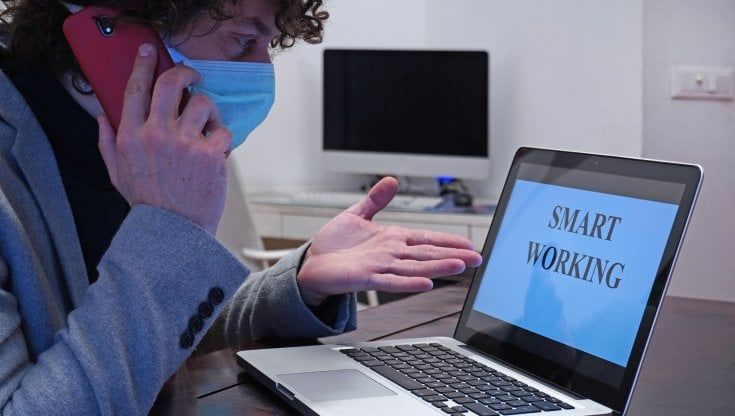 Appello dei sindacati al governo: "Rifinanziate le indennità di quarantena, altrimenti rischio tagli agli stipendi dei lavoratori"