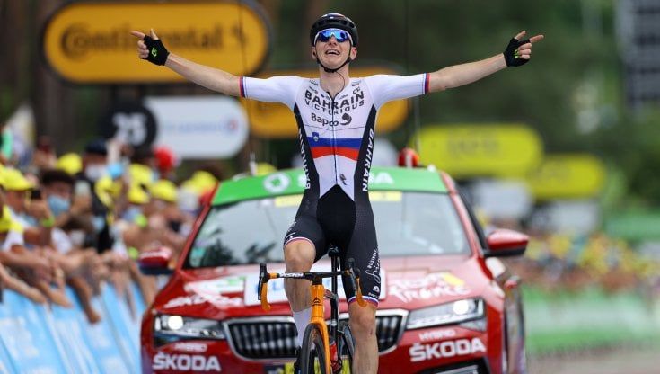 Ciclismo, Tour de France: impresa di Mohoric. van der Poel guadagna su Pogacar. Nibali c'è