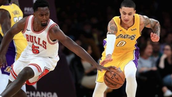 Basket, Nba: super rimonta dei Lakers: recuperano da -19 e battono Chicago
