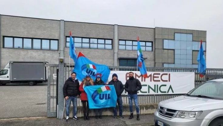 Licenziata al rientro dalla maternità, l'azienda fa marcia indietro: tornerà al lavoro