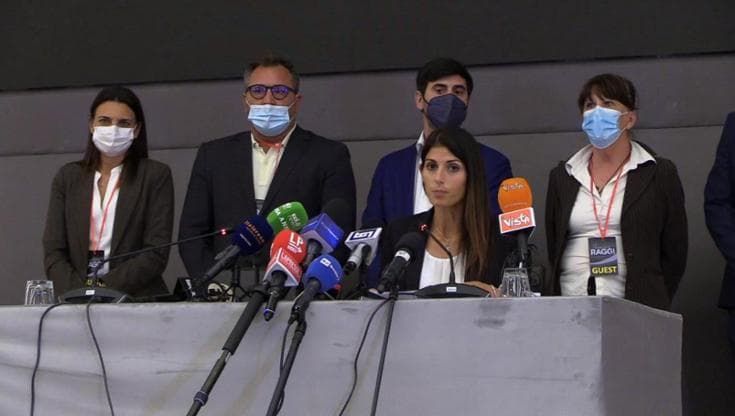 Comunali Roma, Raggi: "Io poco sotto i miei avversari. Non darò indicazioni di voto al ballottaggio"