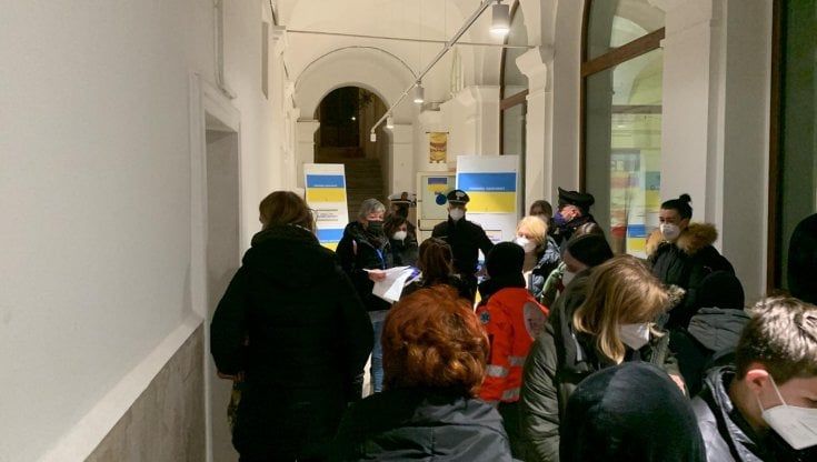 Ucraina, 50 profughi accolti nel Foggiano dopo la fuga sul bus offerto dal Comune: "Scappiamo dall'orrore"