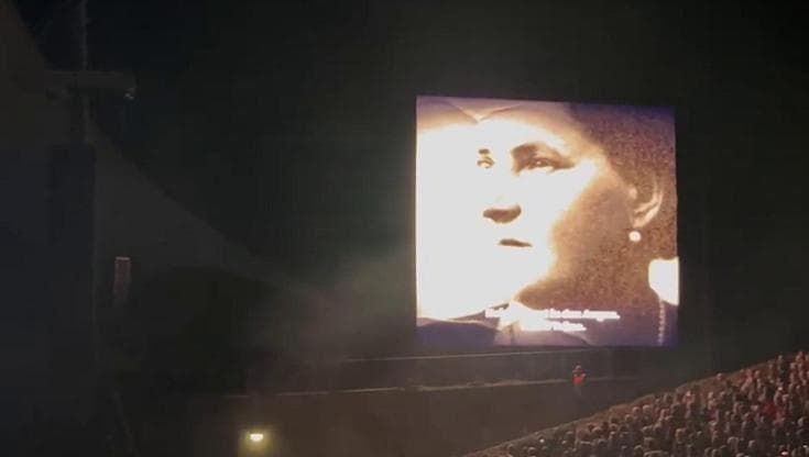 Gianna Nannini travolge Berlino e ricorda la nonna: "Nessuna paura negli occhi, nessuna lacrima"