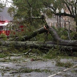 Usa, l'uragano Florence provoca 11 vittime, ma Trump fa condoglianze solo a 5