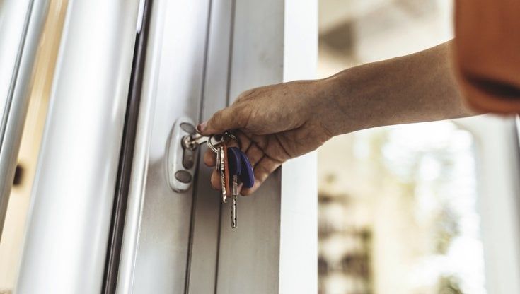 Vacanze, un italiano su tre sta pensando di assicurare la casa contro i furti prima di partire