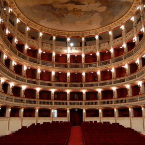 De Magistris, 714mila euro al Mercadante