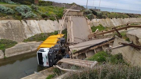 Gonnesa, crolla un ponte su strada: illese due persone