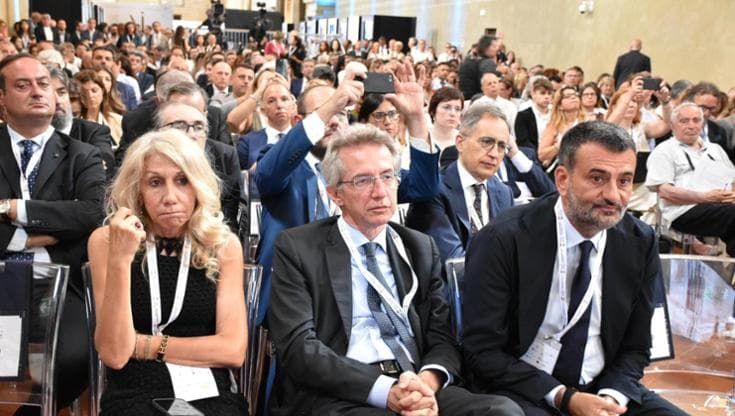 Manfredi: “Napoli ha rispettato i tempi del Pnrr, ma chiederò al governo più attenzione per i Comuni”