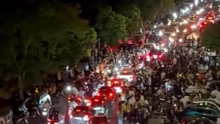 Napoli, traffico e caos movida, notte di controlli a via Petrarca