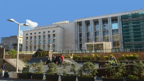Palermo, gli avvocati protestano: "Giustizia ferma, riapriamo sul serio i tribunali"