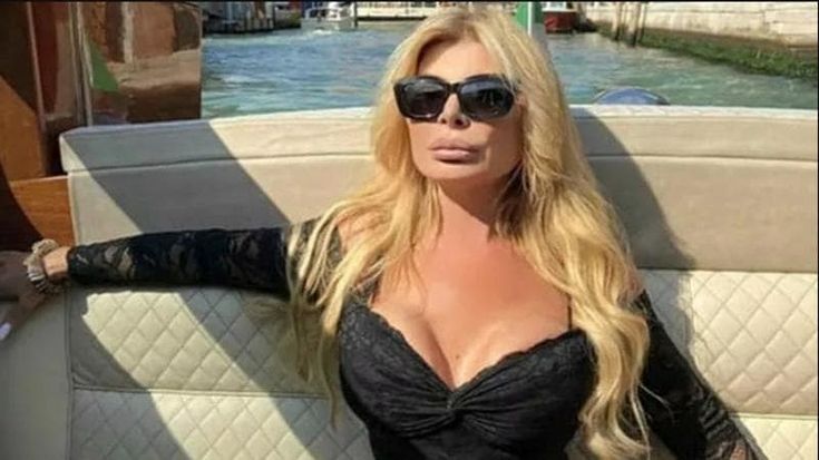 Villa in Costa Smeralda, auto di lusso e opere d’arte: sequestro da 106 milioni a Lady Petrolio