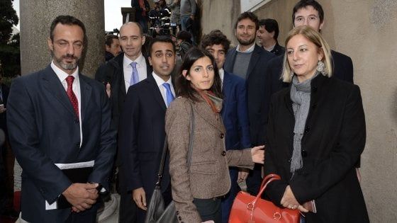 M5S a Roma, è guerra di dossier: salta Marra, rischia il braccio destro della Raggi 