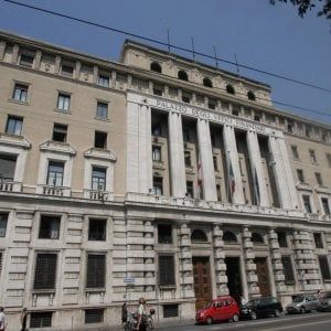 Genova, busta sospetta all'Agenzia delle Entrate