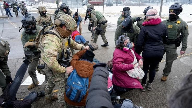 A Minneapolis nelle strade in rivolta: “È stata una esecuzione a sangue freddo”