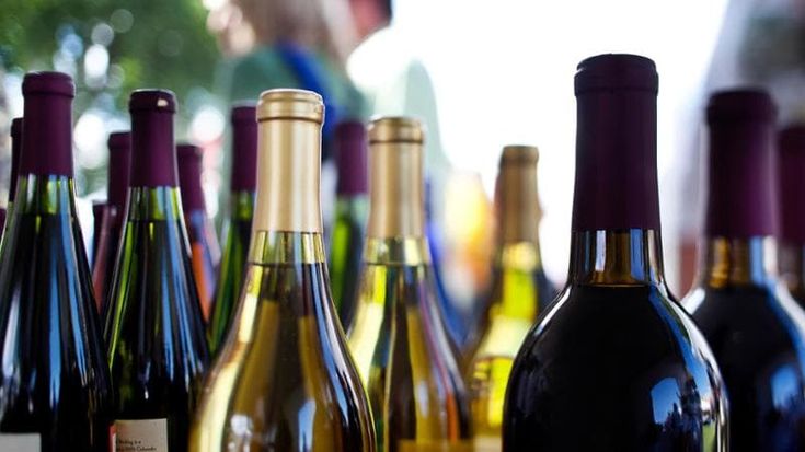 Vino, crolla la produzione: la Francia supera l’Italia