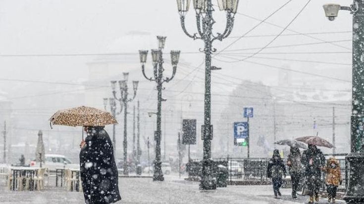 Previsioni meteo, burrasca artica: tre giorni con vento, mareggiate, freddo e anche neve