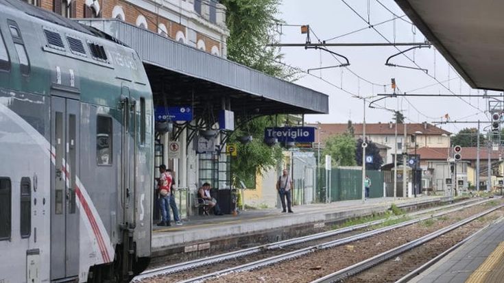 Aggredisce passeggero di un treno a Pioltello e gli stacca un pezzo di dito: arrestato per lesioni