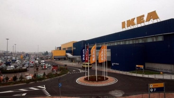 Ikea , quei parallelepipedi blu che diventano archeologia