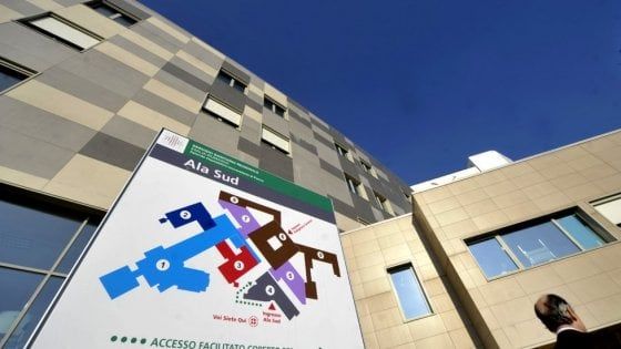 Bonaccini al Maggiore: "Sanità pubblica eccellente". La Lega: "Parma dimenticata"