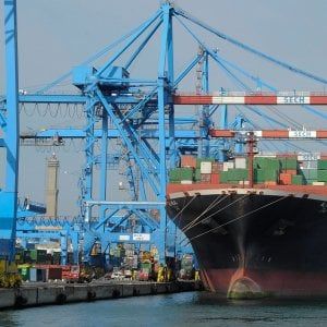 Liguria, il Pil frena: "Subito gli investimenti contro l'isolamento"