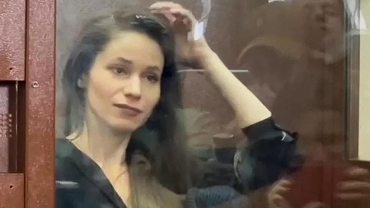 Russia, giornalisti ancora nel mirino. Arrestata Antonina Favorskaja, la reporter che filmò le ultime immagini di Navalny
