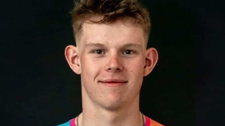 Tragedia al Giro del Portogallo, muore Finlay Tarling: si è scontrato con un’auto. Aveva 19 anni