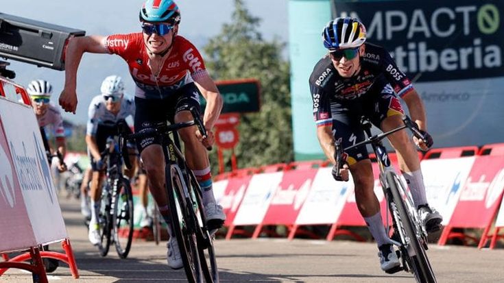 Vuelta, Roglic fa la voce grossa al primo arrivo in salita: sua la maglia rossa