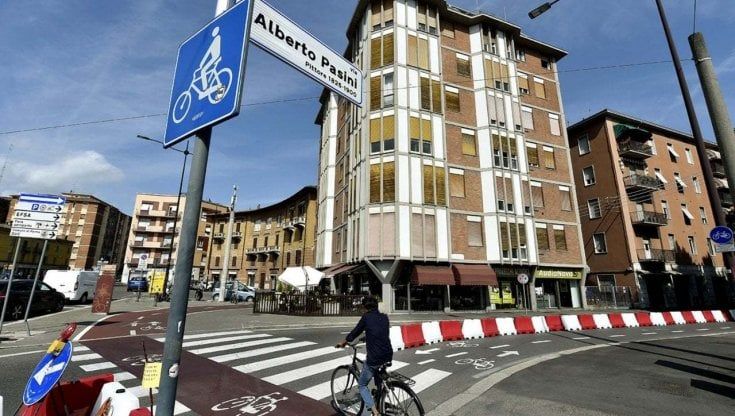 Via Pasini, il Comune ingrana la retromarcia: tornano le due corsie 