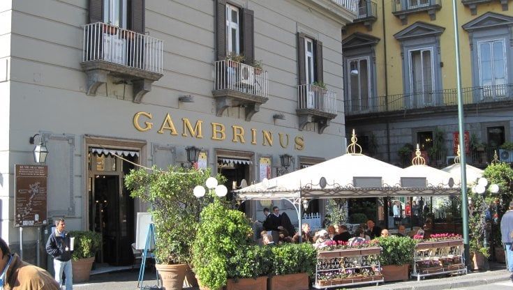 Napoli, lunedì 8 dopo tre mesi riaprirà il Gambrinus