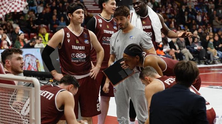 Trapani vince anche in autogestione, senza coach gli schemi li fa il capitano