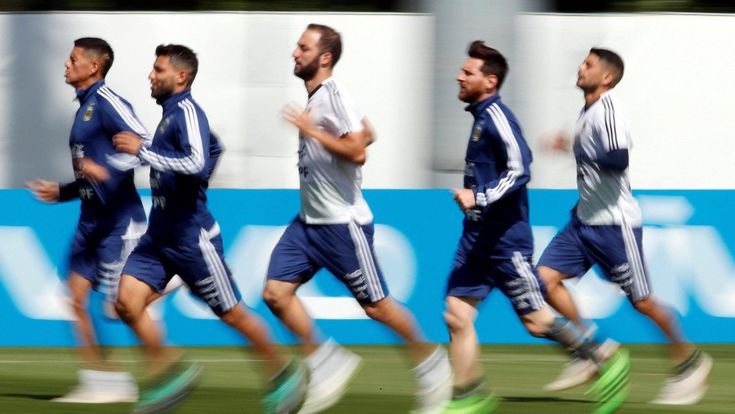 Brivido Argentina, Messi non si tocca ma i suoi veterani sì