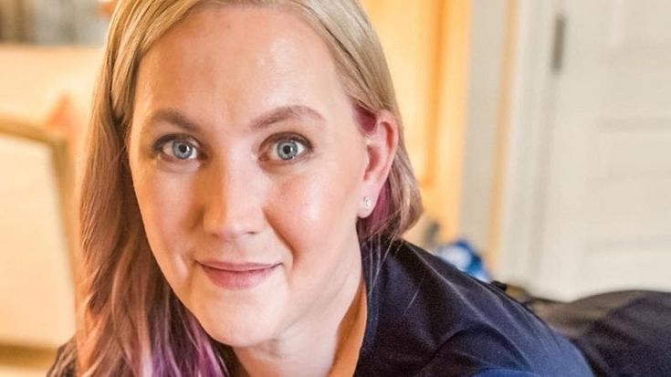 Rebecca Yarros, the ‘Queen of Dragons’ with 22 million copies sold