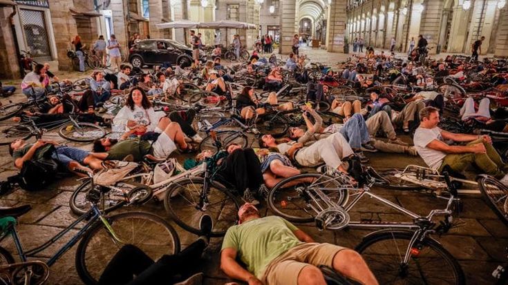 I genitori di Nicolò, il bimbo investito in bici: “Basta odio social, sono due le famiglie spezzate”