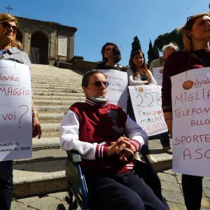 Sfratti a Roma, presidio dei malati di Sla in Campidoglio. Tronca: "Troveremo soluzione"