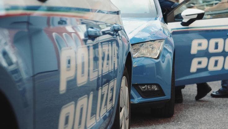 Quarantenne trovato morto nel cortile di un albergo a Marina di Pietrasanta
