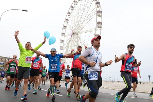 Vicicittà, a Bari migliaia di runner colorano il centro 