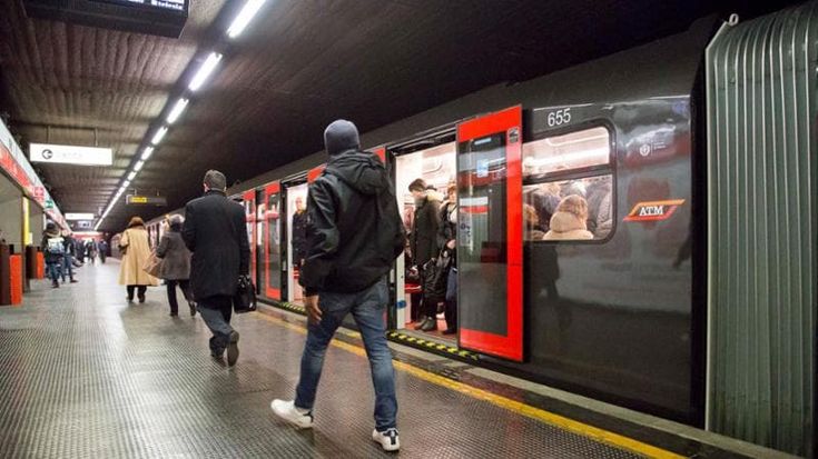 Martellate e pugni all’addetto Atm che lo ferma mentre entra in metrò senza biglietto: arrestato