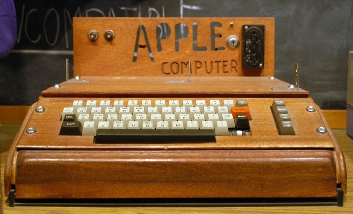 Auguri Apple, 40 anni fa il primo computer