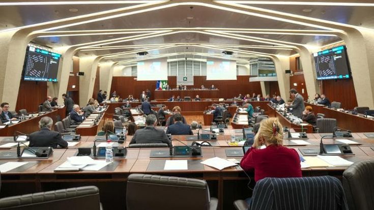 Regione, opposizioni all’attacco: “Fratelli d’Italia spieghi i legami con Gioacchino Amico”