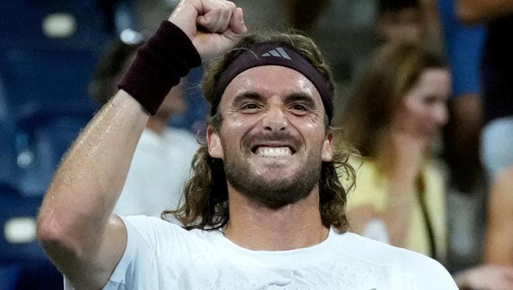 Tsitsipas, il ritorno: è agli ottavi agli Us Open. Una rinascita nel segno della filosofia greca