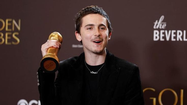Chalamet cade sul look, DiCaprio a mani vuote: le pagelle dei Golden Globe, promossi e bocciati