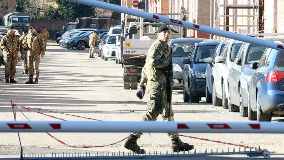 Allarme terrorismo, la caserma Mameli di Bologna si blinda