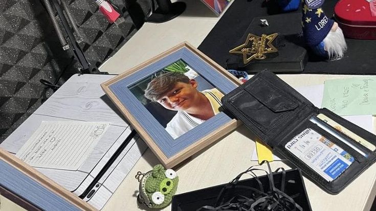 Ladri rubano i ricordi di Lorenzo, morto a 15 anni. I genitori: “Ci avete tolto un pezzo di cuore”