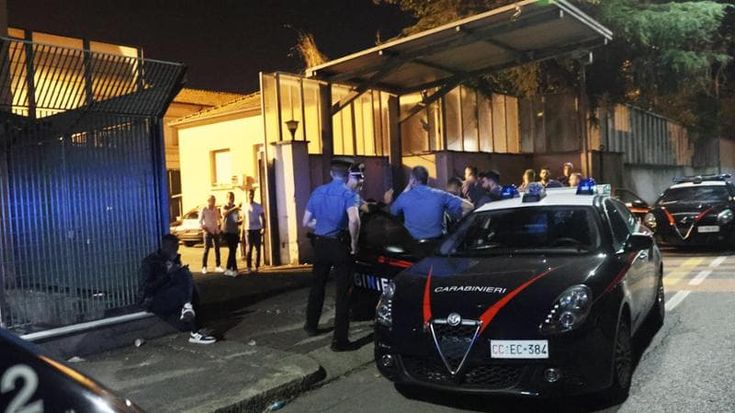 Migranti, a Bologna il Mattei al collasso: rissa nella notte. Quattro feriti