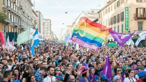 Milano Pride, la Regione nega il patrocinio. L'opposizione: "E' l'effetto Salvini sui diritti civili"