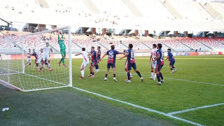 Un Bari senz’anima, 0-0 al San Nicola con il Crotone: ora è a meno cinque dalla vetta